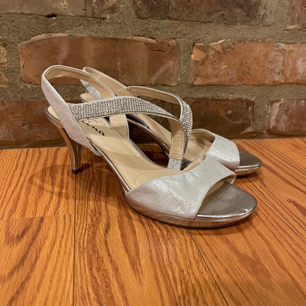 Touch of Nina NAYA1 Silver Rhinestone Heel Sandals Women's Size 9W Wedding